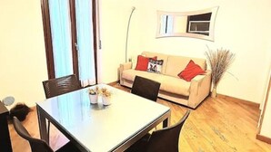 Interior - Luxury Verona Apartment City Centre (Verona)