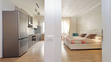 2 Schlafzimmer, Schreibtisch, BĂŒgeleisen/BĂŒgelbrett, kostenloses WLAN