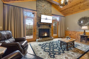 Fernseher, Kamin, Tischfußball