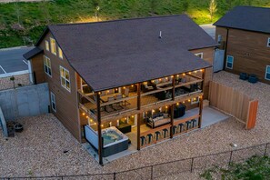 Terrace/patio - Lake View Condo with Private Hot Tub, $400 Free Daily Tickets & Unique Layout (Kimberling City)