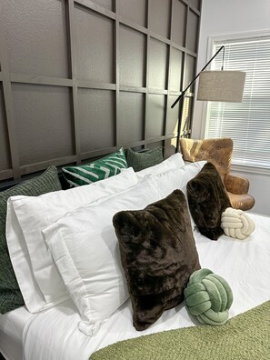 2 室のベッドルーム、アイロン / アイロン台、WiFi、ベッドシーツ
