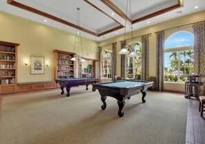 Games room - Convenient location to all stores. Cozy furnished home. All amenities!  (Fort Myers)