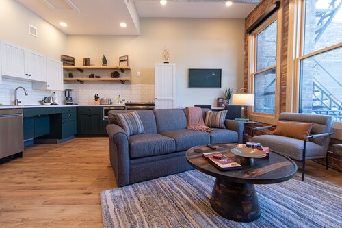 Luxury Craft District Suites | Unit 102