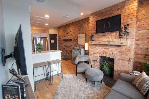 Luxury Craft District Suites | Unit 301