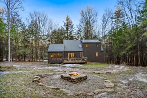 Exterior - Private! Sauna, 3BR/2Ba, Pet-Friendly - Twin Peaks (Quechee)