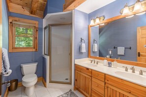 Jetted bath, hair dryer, towels, soap