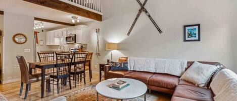 Téléviseur, foyer, bureau