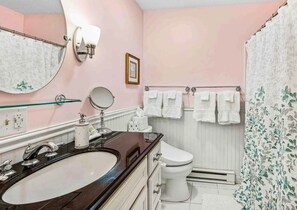 シャワー、ヘアドライヤー、タオル