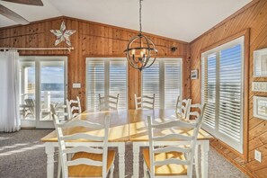 Dining - Unbeatable oceanfront views! Beautifully decorated and well maintained! (Nags Head)