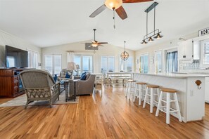 Interior - Unbeatable oceanfront views! Beautifully decorated and well maintained! (Nags Head)
