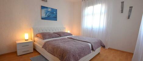 1 bedroom, free WiFi, bed sheets