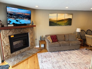 Smart TV, fireplace, stereo