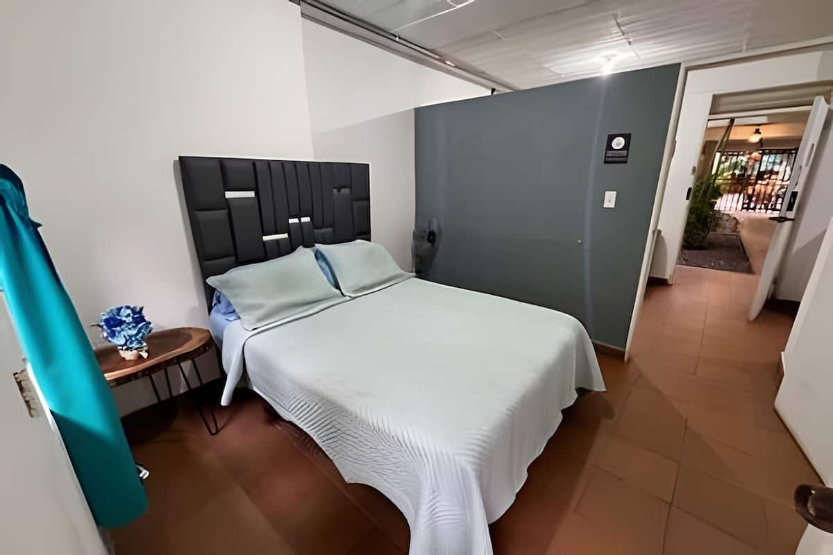 Deluxe Apartment | 1 bedroom, iron/ironing board (on request), WiFi (free), bed sheets