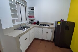 Deluxe Apartment | Private kitchen | Fridge, coffee grinder - Our Home San Antonio (Cali)