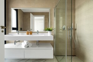 Een douche, een haardroger