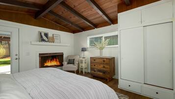 House, Multiple Beds (The Brook Ave Bungalow) | 3 bedrooms, WiFi