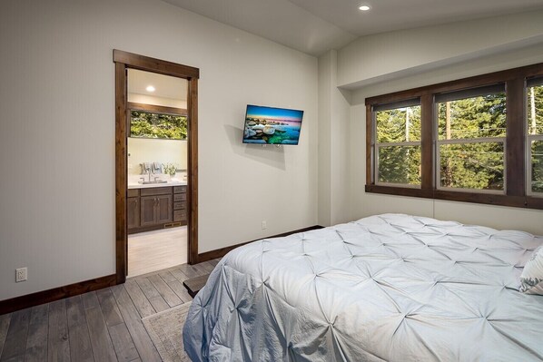 House, Multiple Beds (Tahoe Tranquili-Tree) | 4 bedrooms, WiFi - Tahoe Tranquili-tree (Kings Beach)