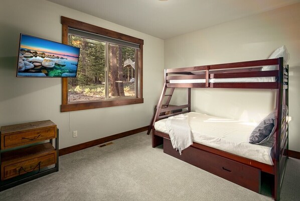 Hus - flere senge (Tahoe Tranquili-Tree) | 4 soveværelser, Wi-Fi