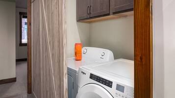 Nhà, nhiều giường (Tahoe Tranquili-Tree) | Nội thất