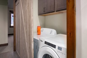 House, Multiple Beds (Tahoe Tranquili-Tree) | Interior