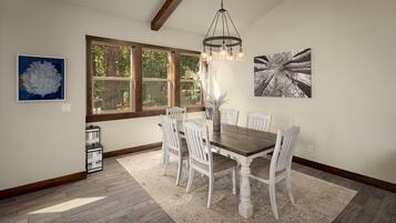 Nhà, nhiều giường (Tahoe Tranquili-Tree) | Khu ăn uống