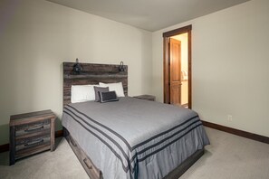 4 bedrooms, WiFi - Tahoe Tranquili-tree (Kings Beach)