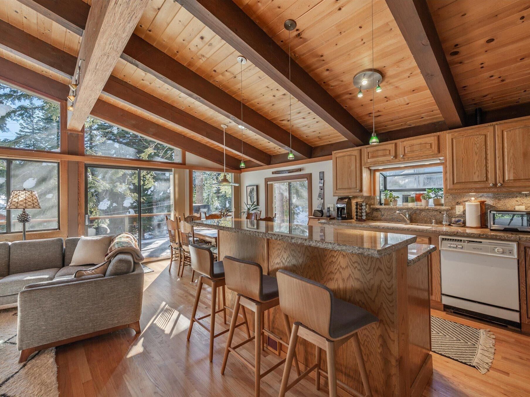 House, Multiple Beds (Carnelian Bay Chalet) | Private kitchen