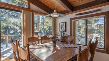 House, Multiple Beds (Carnelian Bay Chalet) | Dining