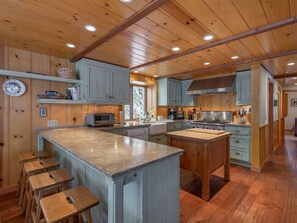 Ferienhaus, Mehrere Betten (Hillside Retreat) | Eigene Küche