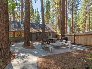 Cabin, Multiple Beds (Troubadour's Landing) | Outdoor dining - Troubadour's Landing (Kings Beach)