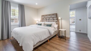 Room - Troubadour's Landing (Kings Beach)