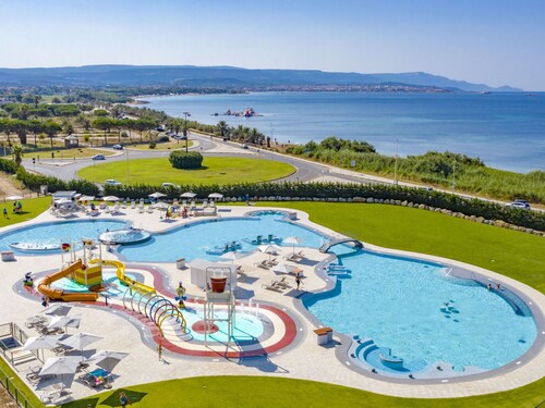 Bel appartement dans une maison de vacances avec WIFI, piscine, climatisation, TV, terrasse