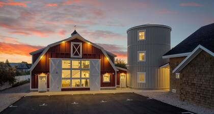 Sleeps 60+! Reunions/retreats! Indoor playground!
