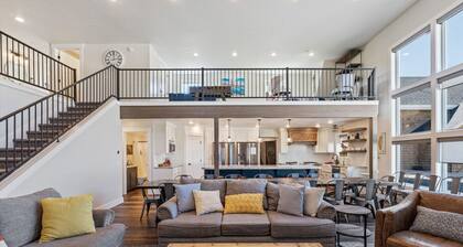 Sleeps 60+! Reunions/retreats! Indoor playground!