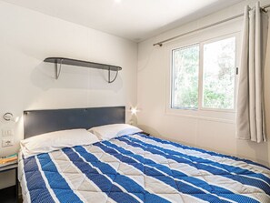 2 bedrooms, travel cot, free WiFi, bed sheets - Beautiful apartment in villa for 6 people with A/C, WIFI, pool, TV and terrace (Alghero)