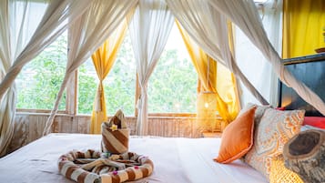 Deluxe Tree House, 1 Queen Bed, Sea View | 1 bedroom, desk, free WiFi, bed sheets
