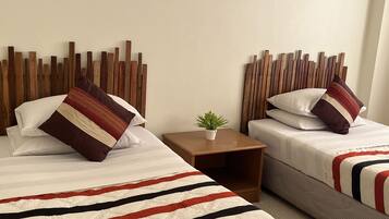 Classic Room, 2 Single Beds | 1 bedroom, desk, free WiFi