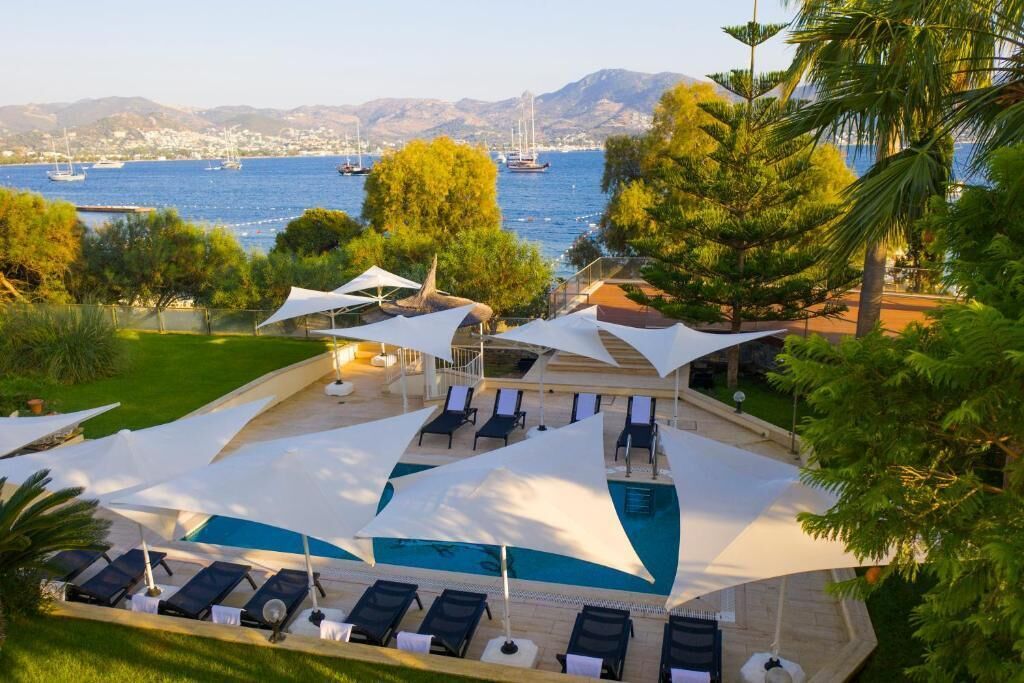 Luxery 2-1 Suit in Yalikavak,on the beach and pool
