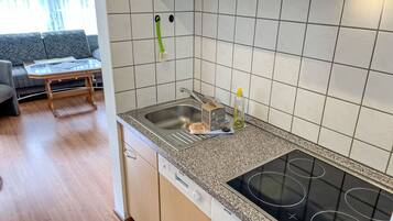 Fridge, oven, dishwasher, toaster