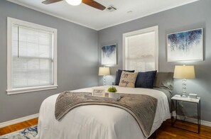 3 habitaciones, escritorio, tabla de planchar con plancha y wifi 