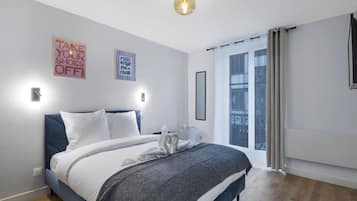 4 habitaciones, tabla de planchar con plancha, wifi y ropa de cama