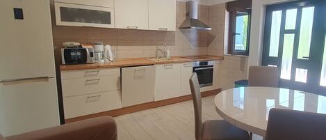Fridge, microwave, oven, stovetop