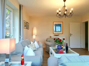 Unclassified image, 2 of 18, button