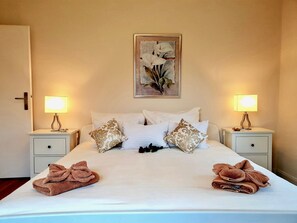 Unclassified image, 4 of 18, button