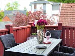 Unclassified image, 2 of 19, button