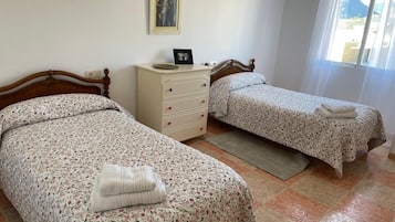 3 Schlafzimmer, Bügeleisen/Bügelbrett, WLAN, Bettwäsche