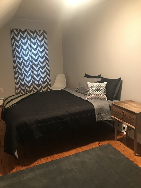 2 bedrooms, iron/ironing board, travel cot, free WiFi