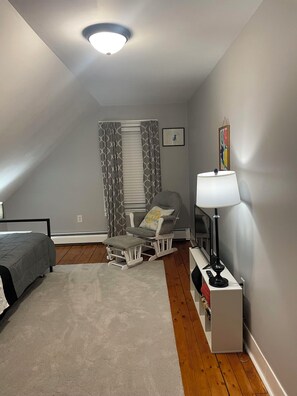 2 bedrooms, iron/ironing board, travel cot, free WiFi