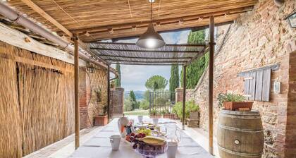 Country house sleeps 10 with pool