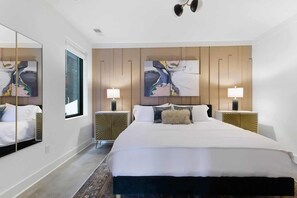 4 bedrooms, desk, iron/ironing board, travel crib